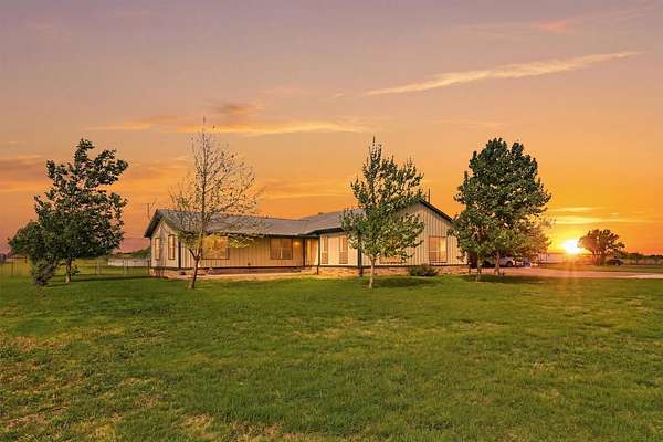 3 Acres of Land with Home for Sale in Grandview, Texas