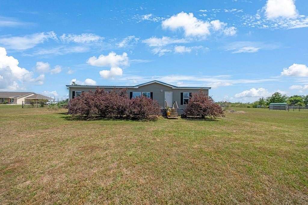 2.32 Acres of Land with Home for Sale in Ray City, Georgia