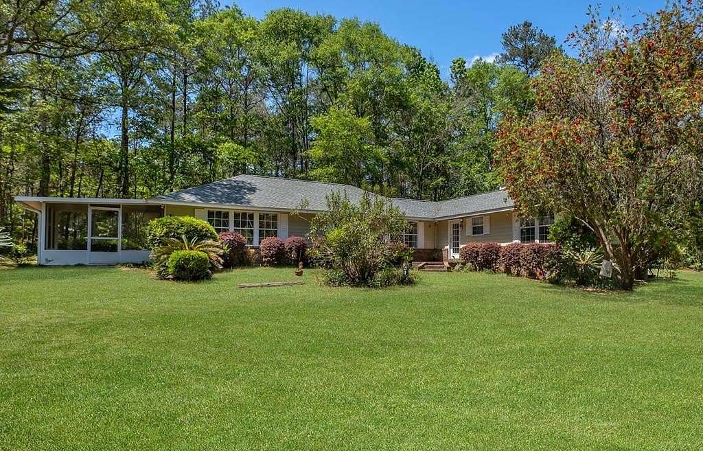 4.55 Acres of Land with Home for Sale in Thomasville, Georgia