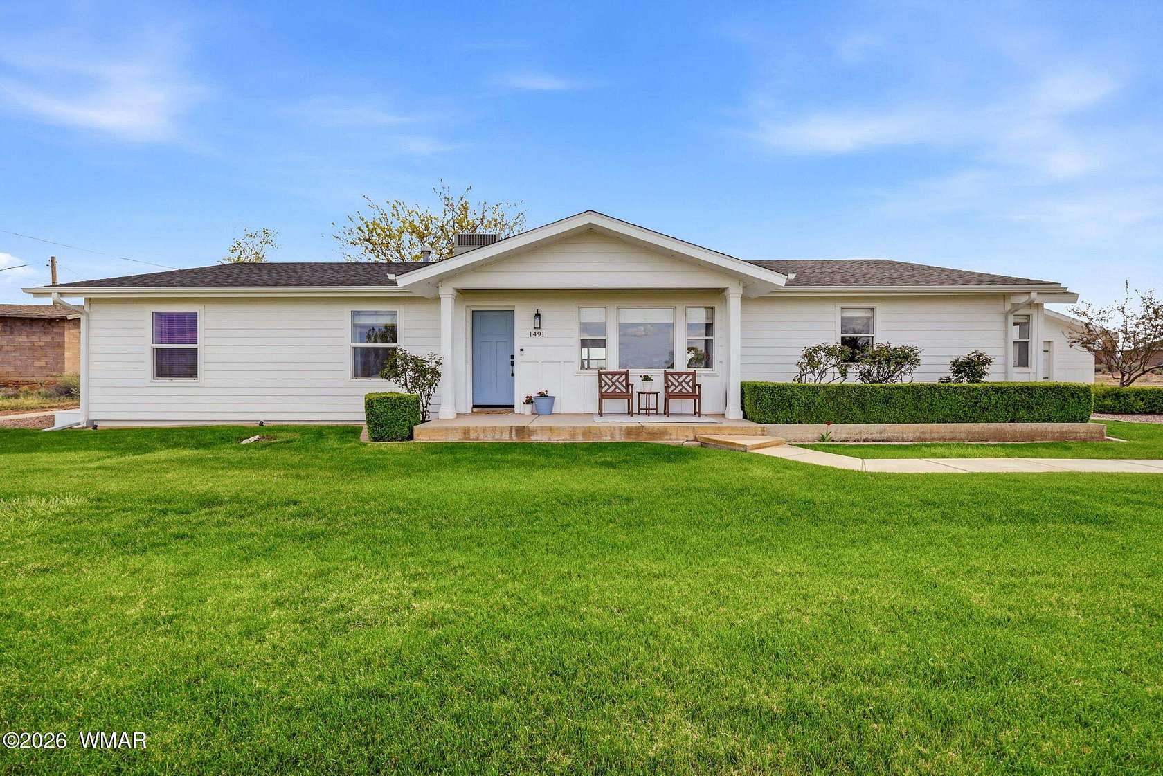 1.73 Acres of Land with Home for Sale in Holbrook, Arizona