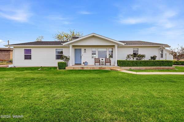 1.73 Acres of Land with Home for Sale in Holbrook, Arizona