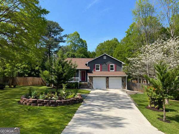 2 Acres of Land with Home for Sale in Fayetteville, Georgia