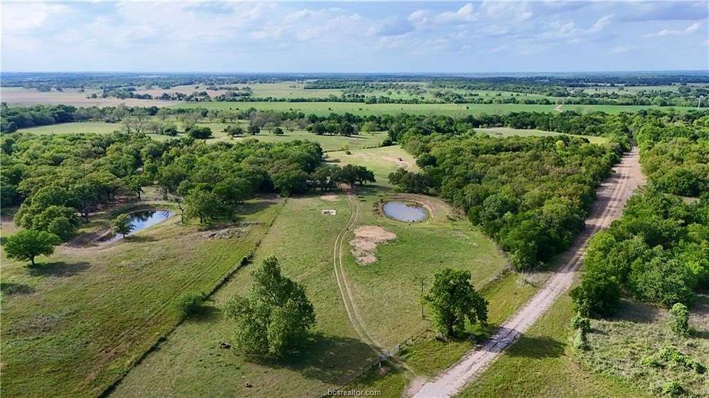 60 Acres of Land for Sale in Lott, Texas