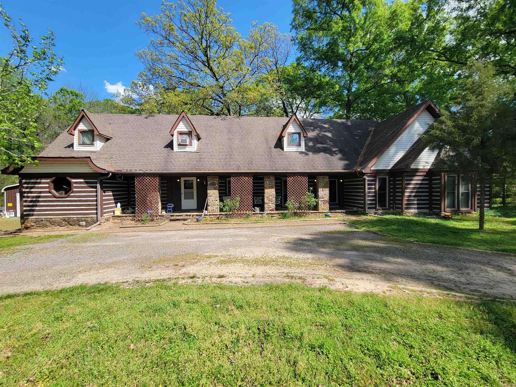 2.4 Acres of Land with Home for Sale in Greenbrier, Arkansas