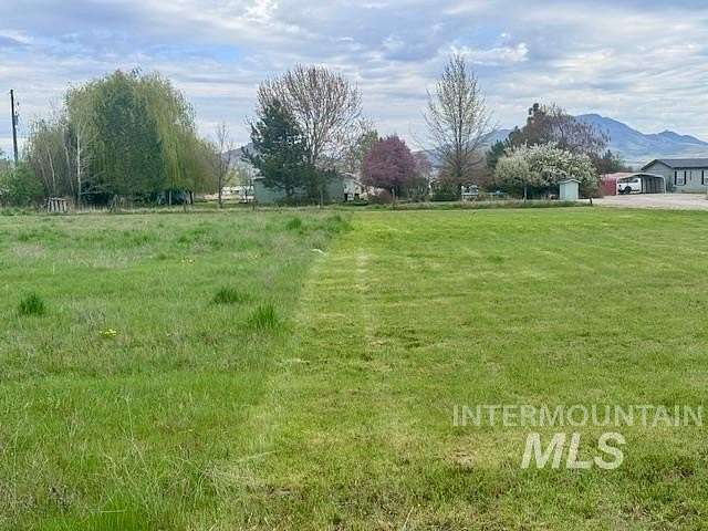 1 Acre of Land for Sale in Emmett, Idaho