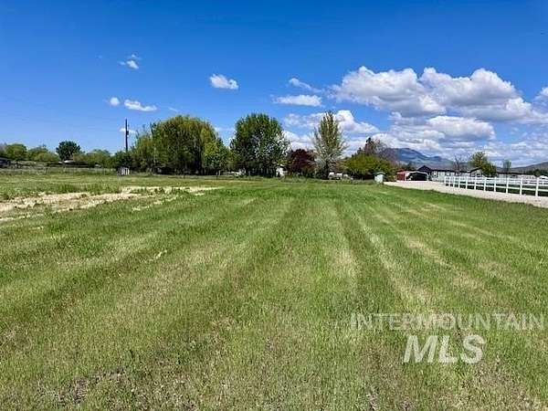 1 Acre of Land for Sale in Emmett, Idaho