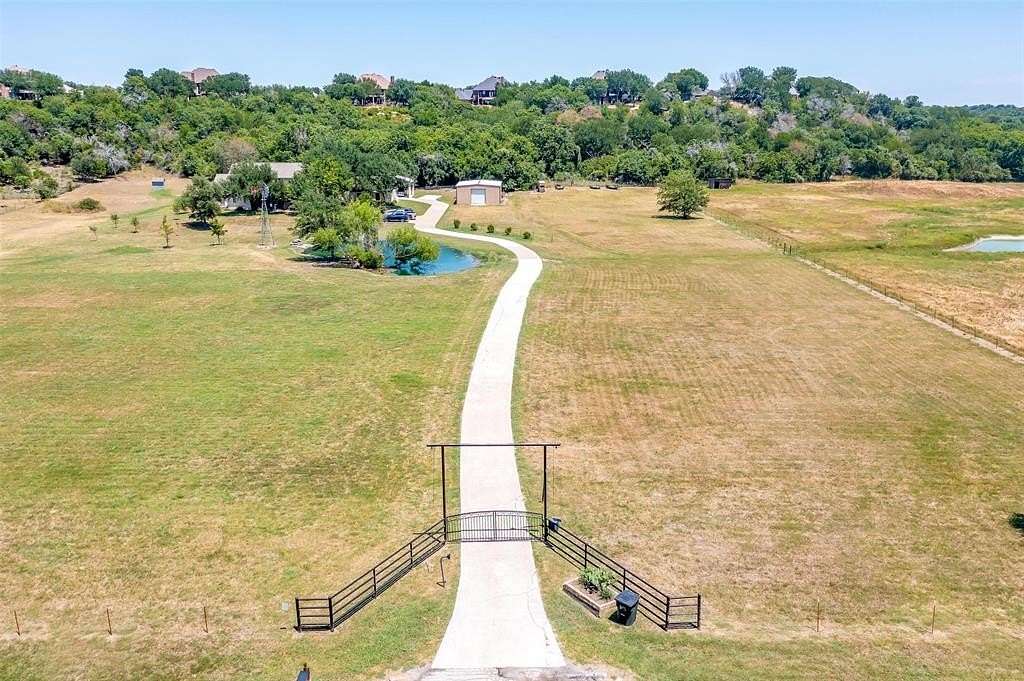 10 Acres of Land with Home for Sale in Aledo, Texas