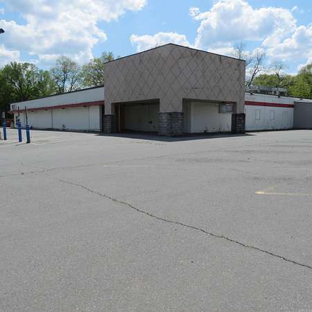 1.73 Acres of Improved Commercial Land for Sale in Pine Bluff, Arkansas