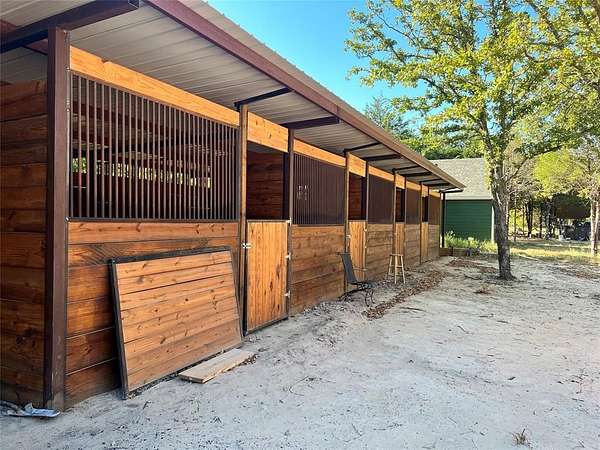 5.15 Acres of Improved Land for Sale in Quinlan, Texas