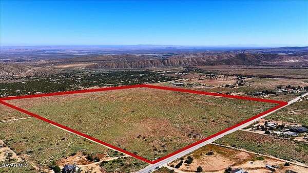 119 Acres of Land for Sale in Juniper Hills, California