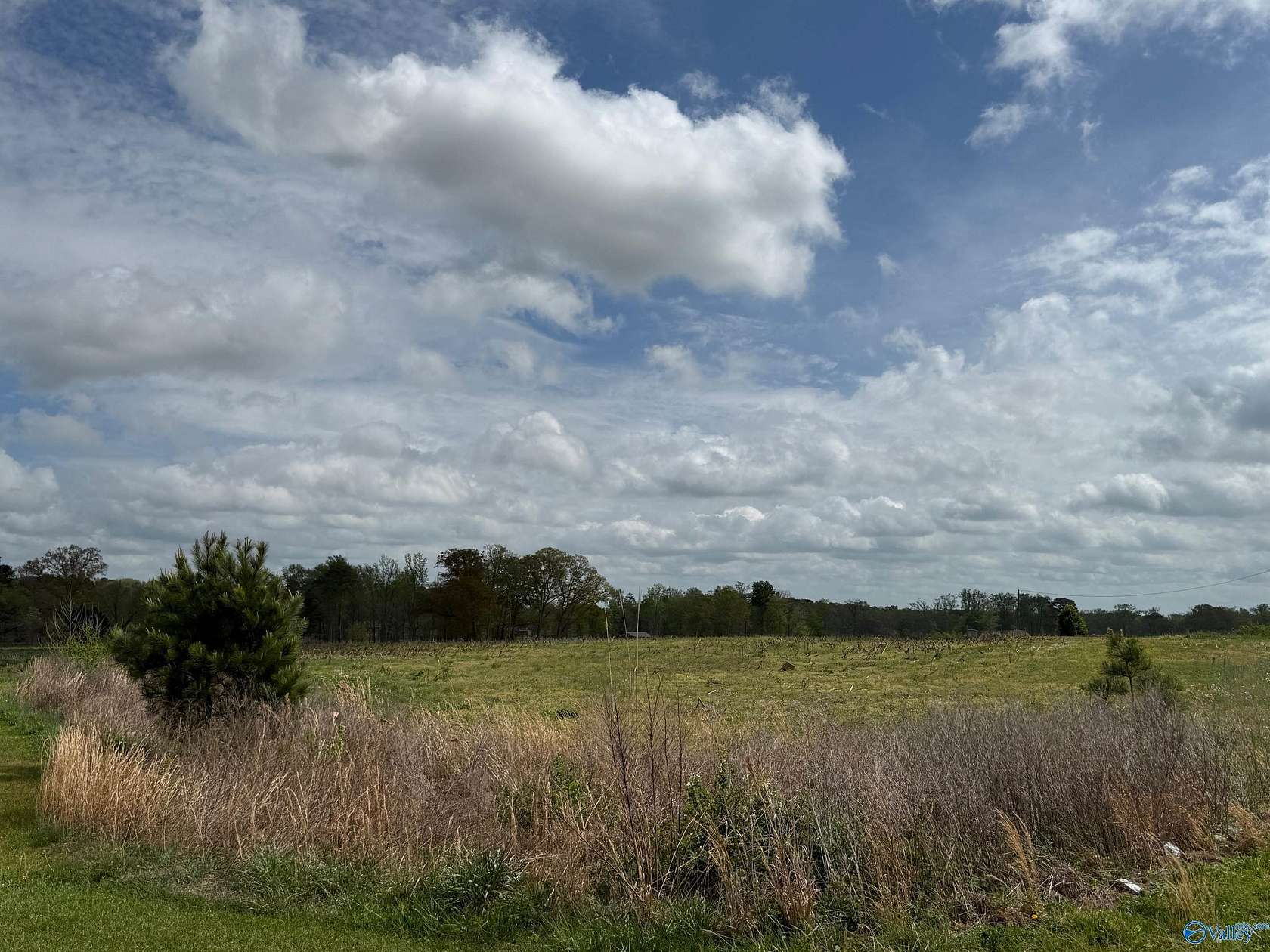 33 Acres of Land with Home for Sale in Boaz, Alabama