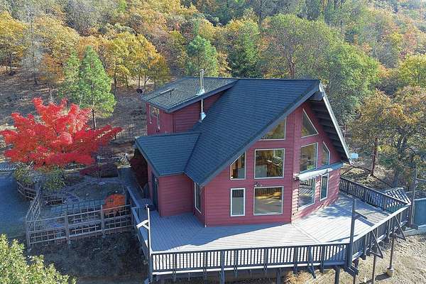 11.3 Acres of Recreational Land with Home for Sale in Jacksonville, Oregon