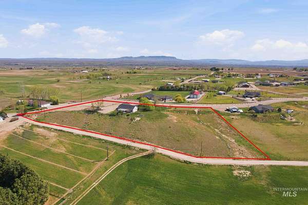 3.65 Acres of Land with Home for Sale in New Plymouth, Idaho