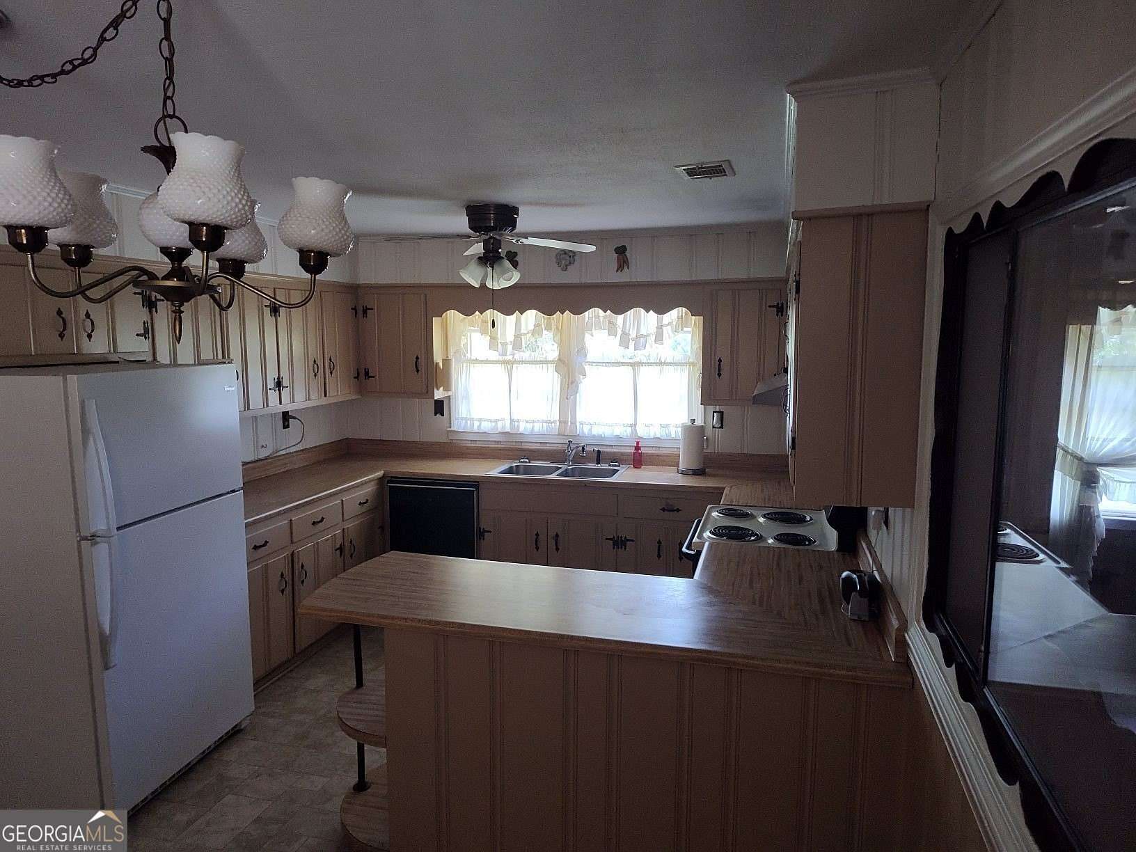 2.35 Acres of Land with Home for Sale in Elberton, Georgia