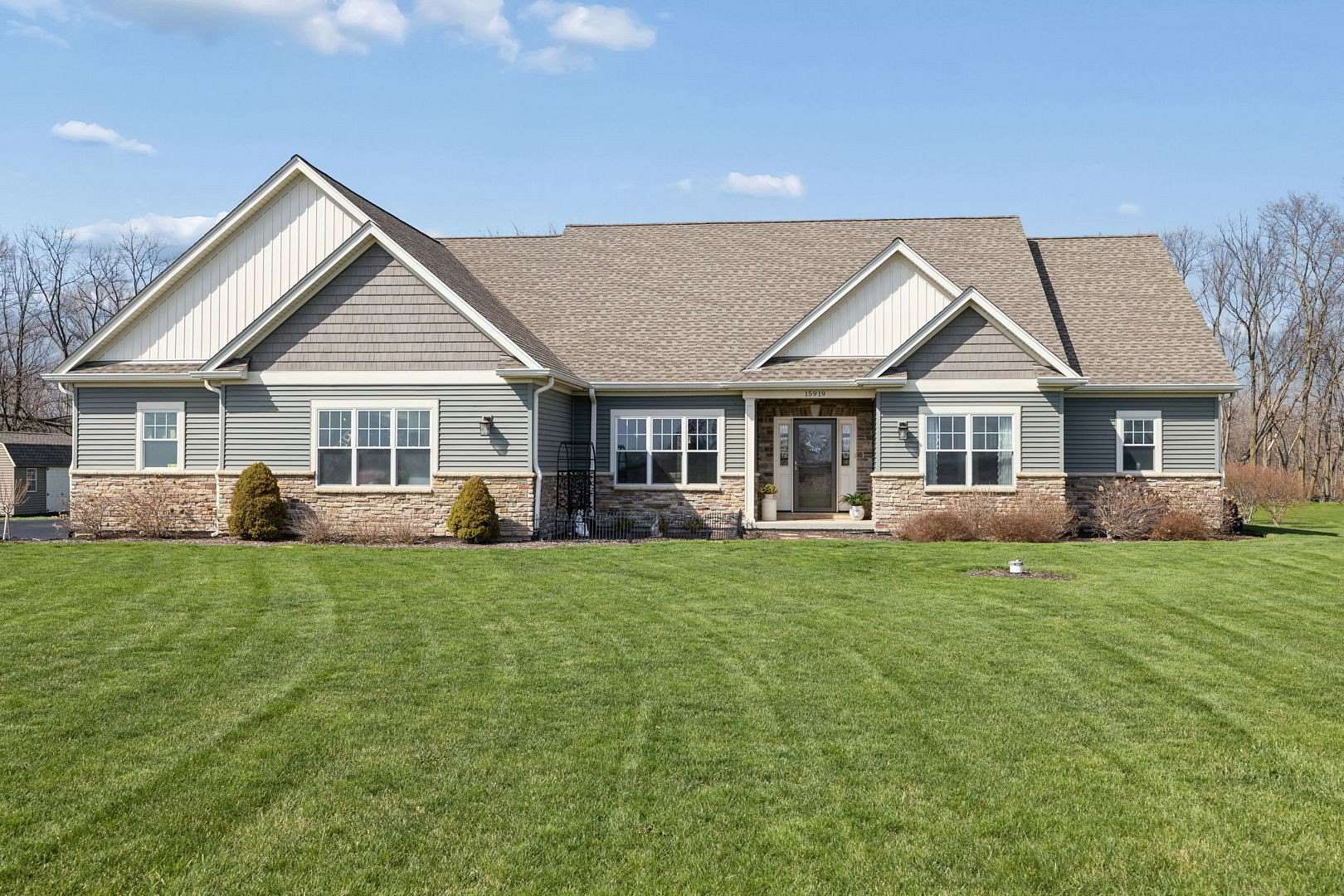 1.61 Acres of Land with Home for Sale in Plano, Illinois