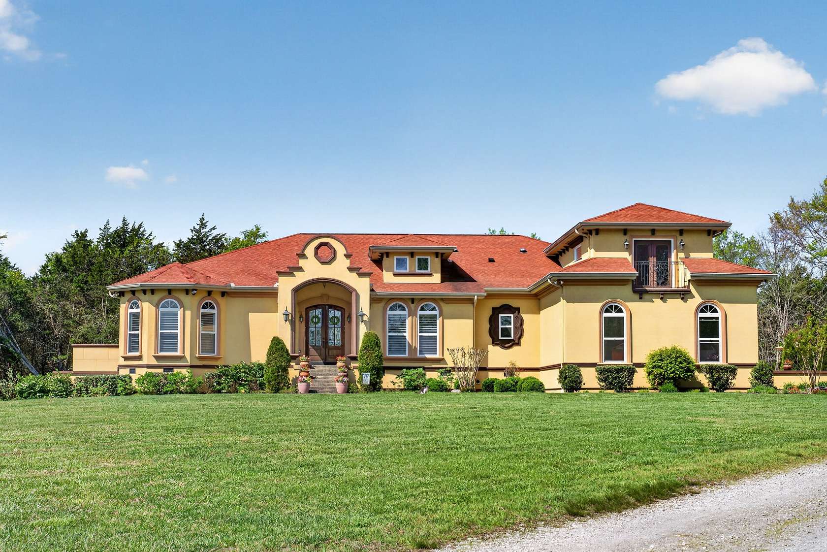 16.6 Acres of Land with Home for Sale in Lebanon, Tennessee