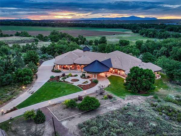 9 Acres of Land with Home for Sale in Pueblo, Colorado