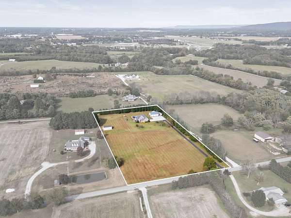 5 Acres of Land with Home for Auction in Winchester, Tennessee