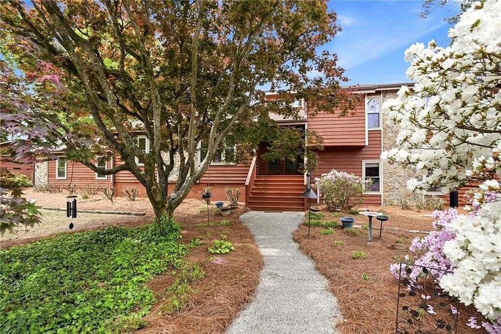 2.9 Acres of Land with Home for Sale in Marietta, Georgia