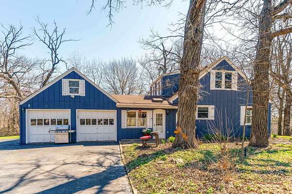 1.79 Acres of Land with Home for Sale in Kildeer, Illinois