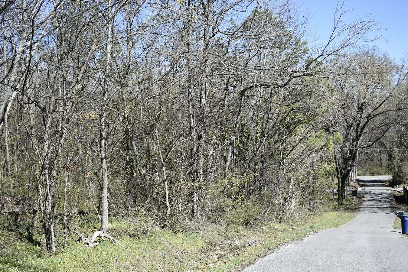 1 Acre of Residential Land for Sale in Rossville, Georgia