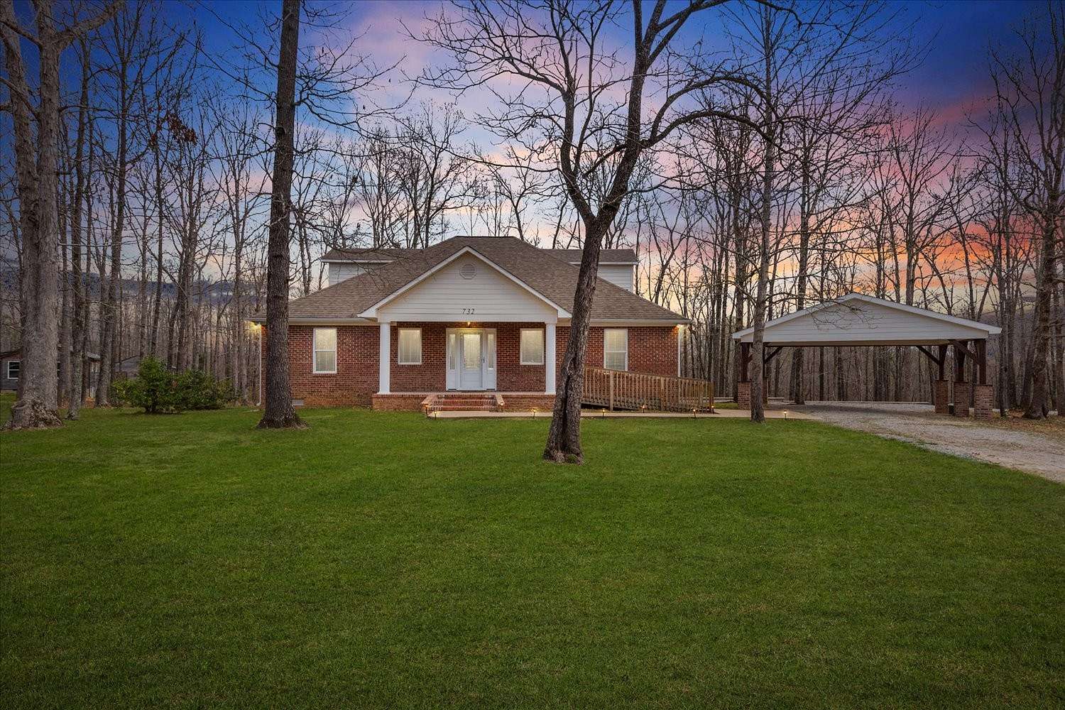 2.9 Acres of Land with Home for Sale in Hampshire, Tennessee