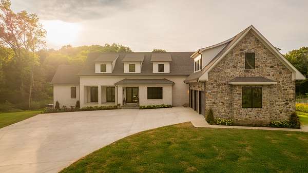 33.6 Acres of Land with Home for Sale in Columbia, Tennessee