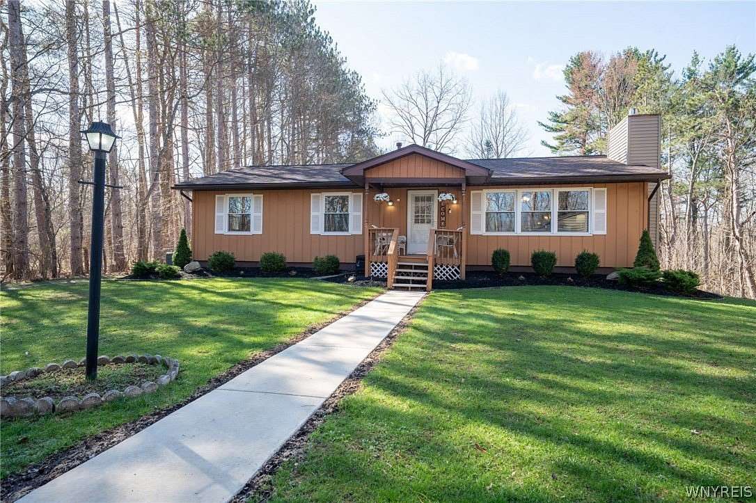 5.57 Acres of Land with Home for Sale in Lancaster, New York