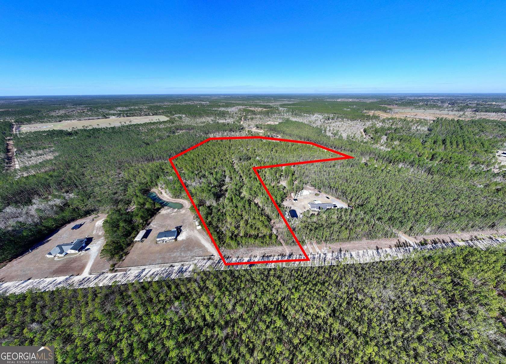 15.6 Acres of Land for Sale in Waycross, Georgia