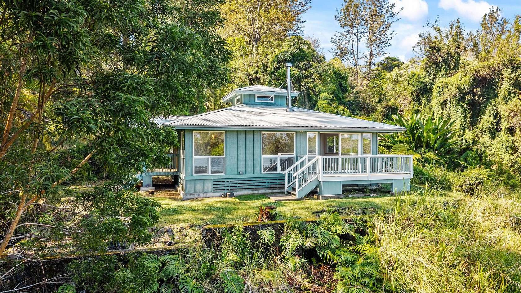 8.17 Acres of Land with Home for Sale in Honokaa, Hawaii