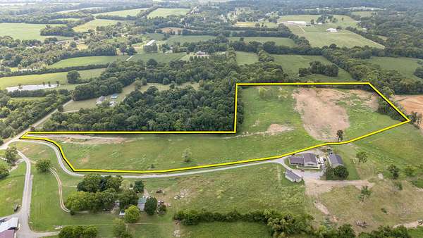 14.6 Acres of Land for Sale in Shelbyville, Tennessee