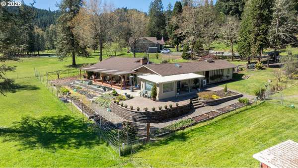 12.9 Acres of Land with Home for Sale in Roseburg, Oregon