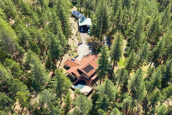 6.26 Acres of Land with Home for Sale in Jacksonville, Oregon