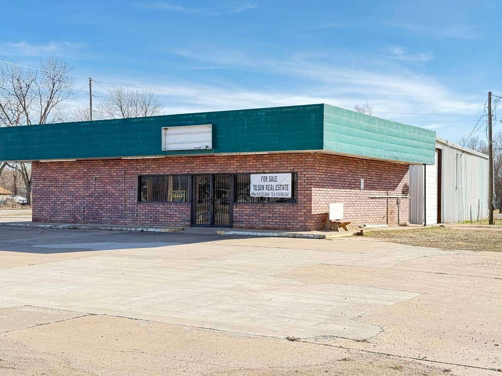 1.67 Acres of Improved Commercial Land for Sale in Pawhuska, Oklahoma