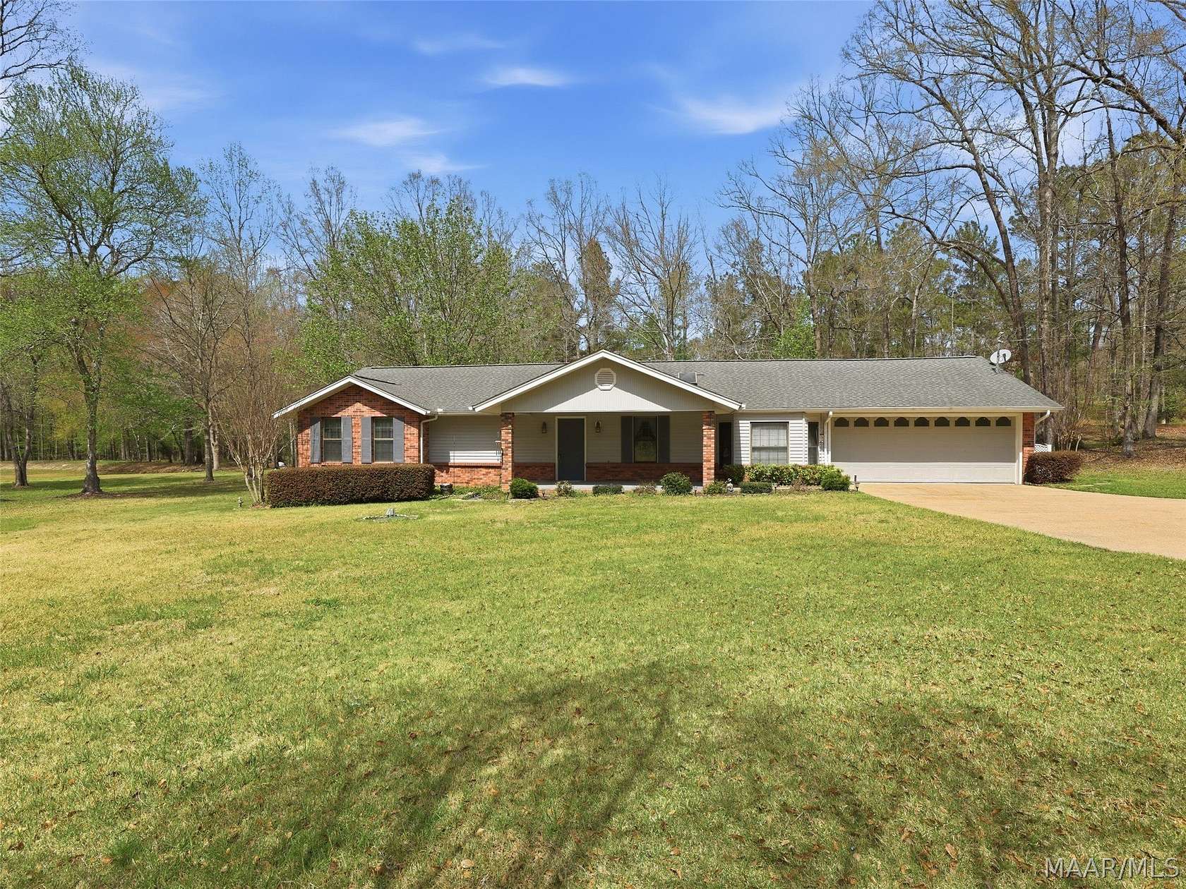 10.7 Acres of Land with Home for Sale in Wetumpka, Alabama