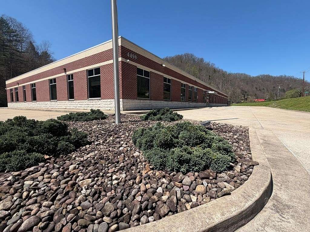 4.5 Acres of Improved Commercial Land for Sale in Pineville, West Virginia