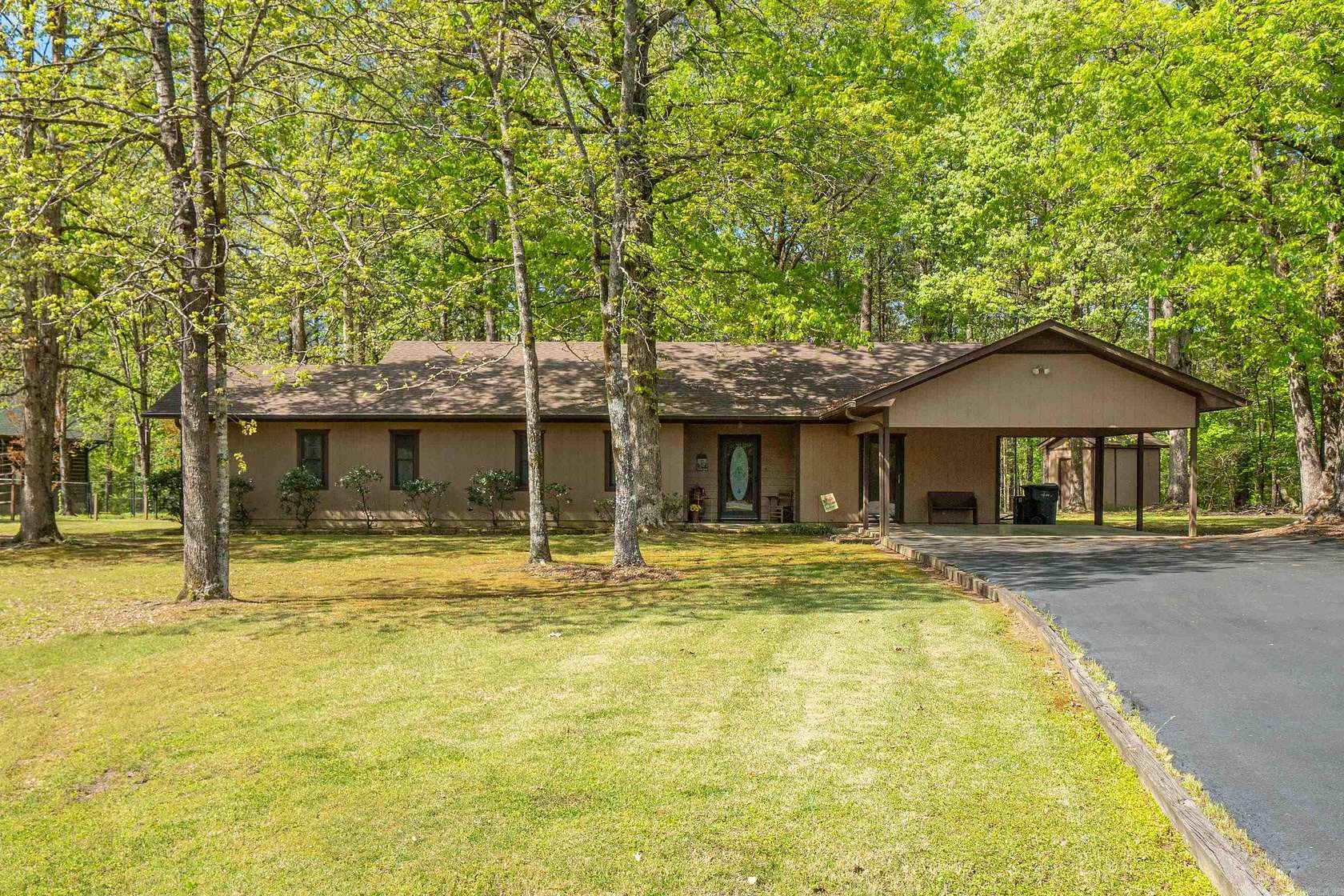 1.53 Acres of Land with Home for Sale in Hot Springs, Arkansas