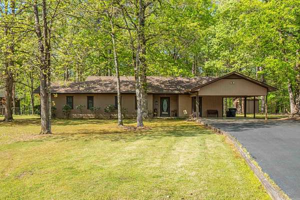 1.53 Acres of Land with Home for Sale in Hot Springs, Arkansas