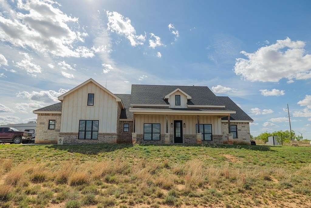30 Acres of Land with Home for Sale in Hermleigh, Texas