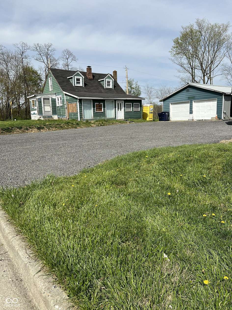 4.78 Acres of Land with Home for Sale in Arcadia, Indiana