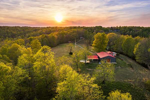 92 Acres of Land for Sale in Indian Mound, Tennessee