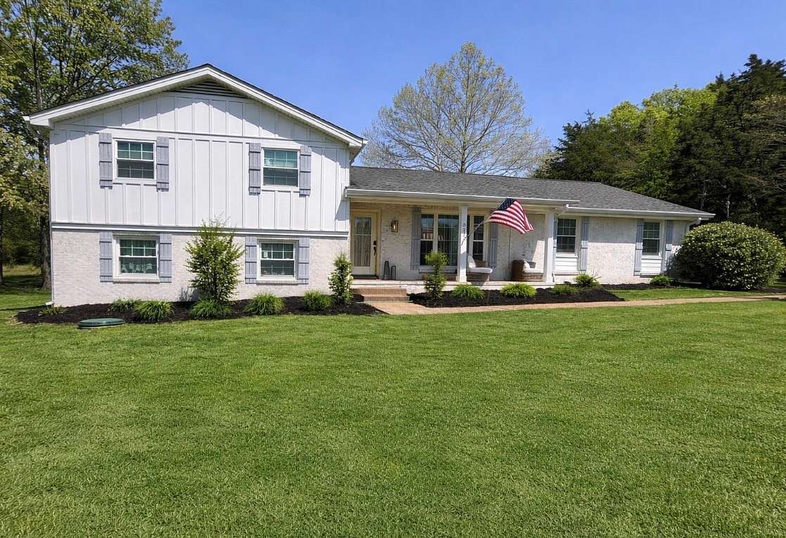 1.73 Acres of Land with Home for Sale in Mount Juliet, Tennessee