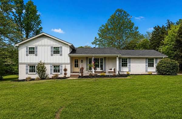 1.73 Acres of Land with Home for Sale in Mount Juliet, Tennessee