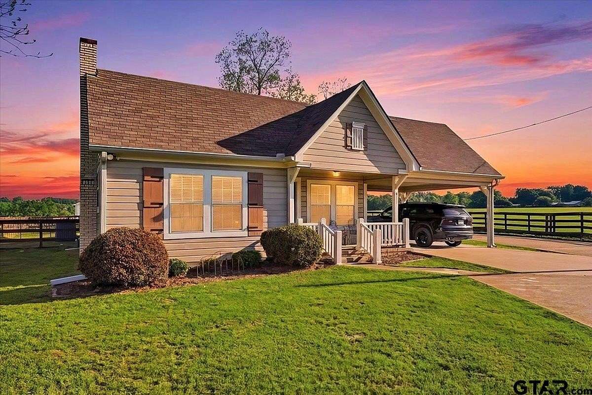 18.2 Acres of Land with Home for Sale in Mineola, Texas