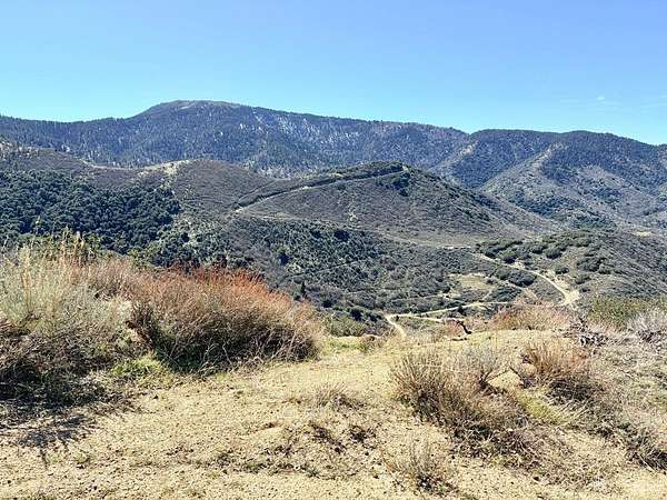 6 Acres of Residential Land for Sale in Tehachapi, California