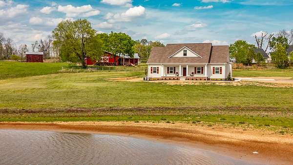 5.2 Acres of Land with Home for Sale in Springfield, Tennessee