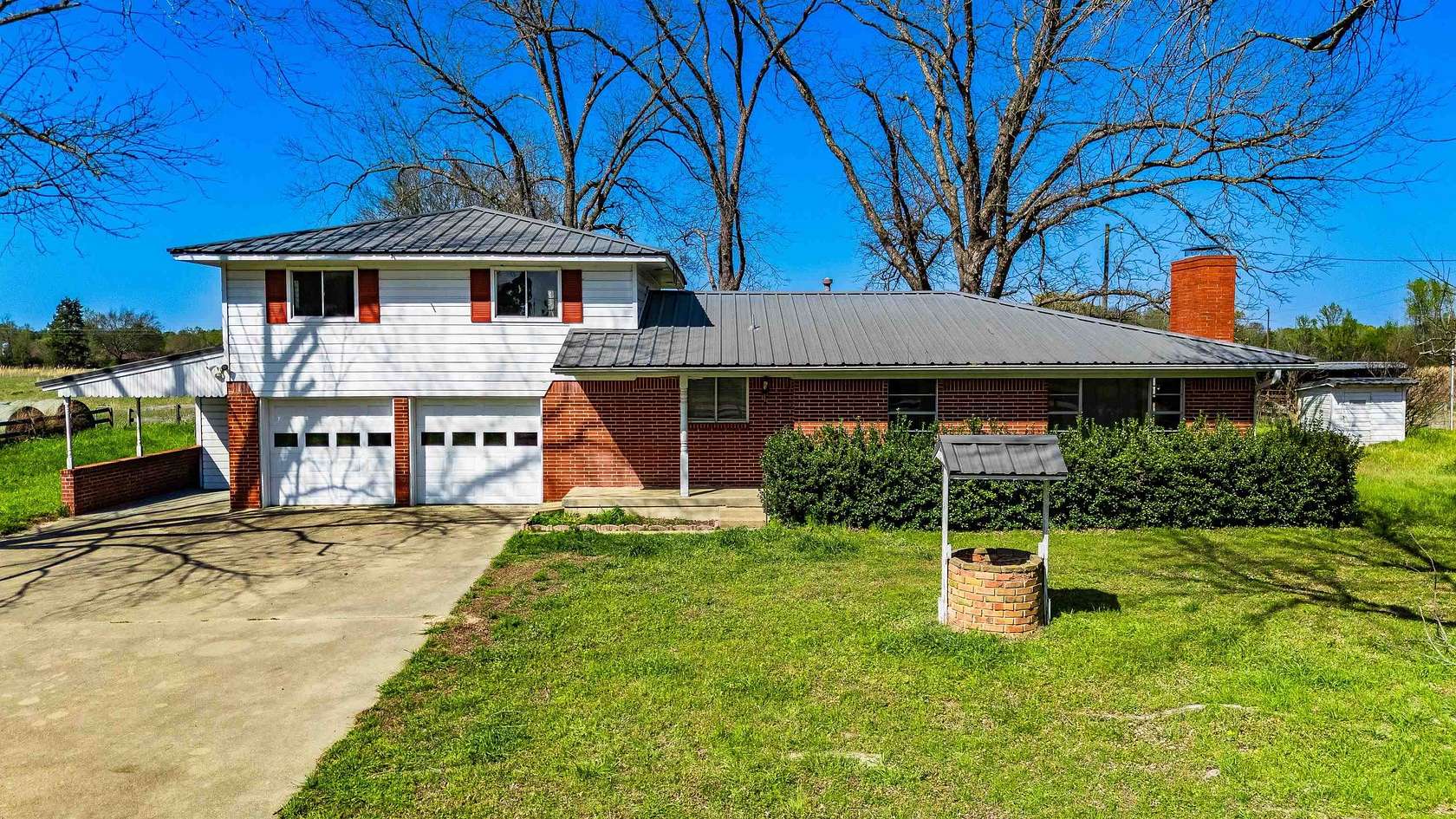 16.8 Acres of Land with Home for Sale in Winnsboro, Texas