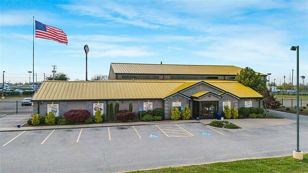 3.85 Acres of Mixed-Use Land for Lease in Bowling Green, Kentucky