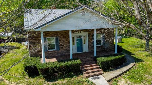 6 Acres of Land with Home for Sale in Gravel Switch, Kentucky