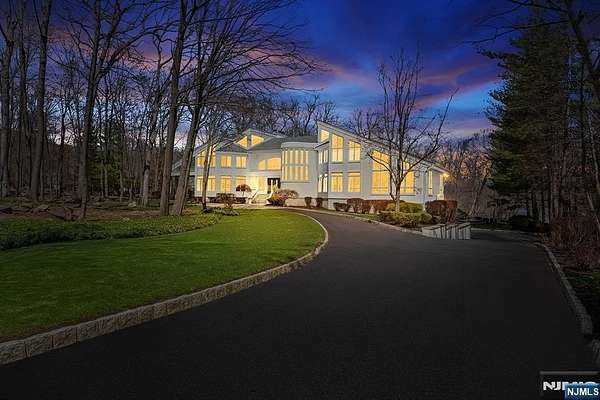 1.88 Acres of Land with Home for Sale in Kinnelon, New Jersey